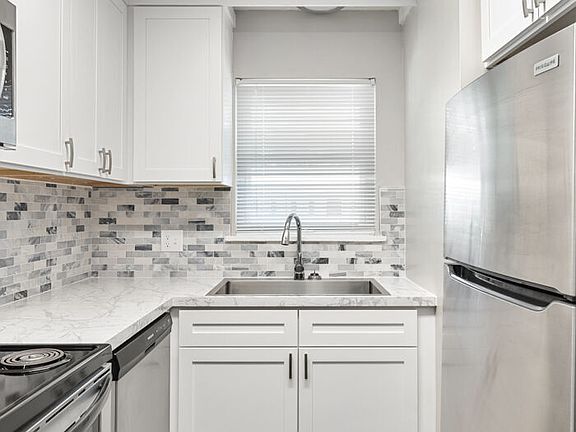 2nd image of 5300 Indiana Ave APT R