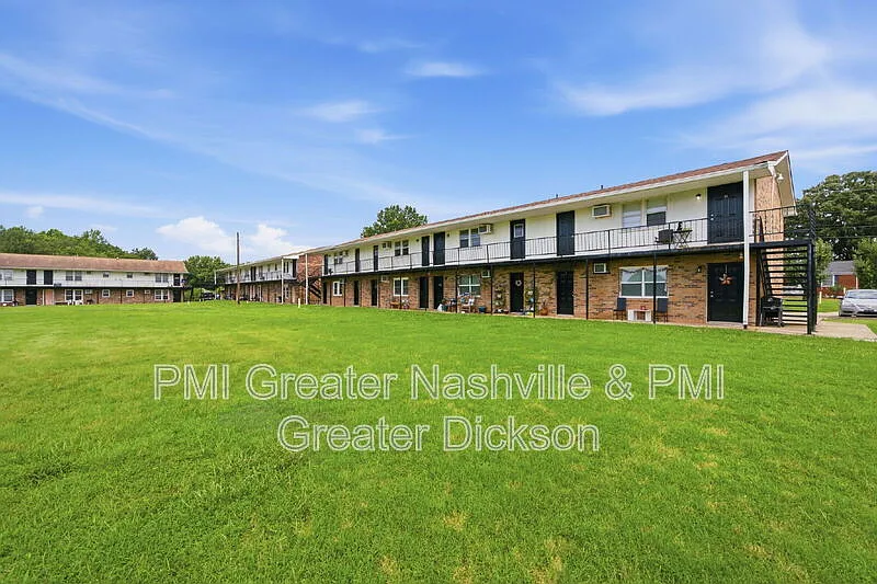 2 bed, 1.0 bath, 780 sqft, $750 — Photo 3
