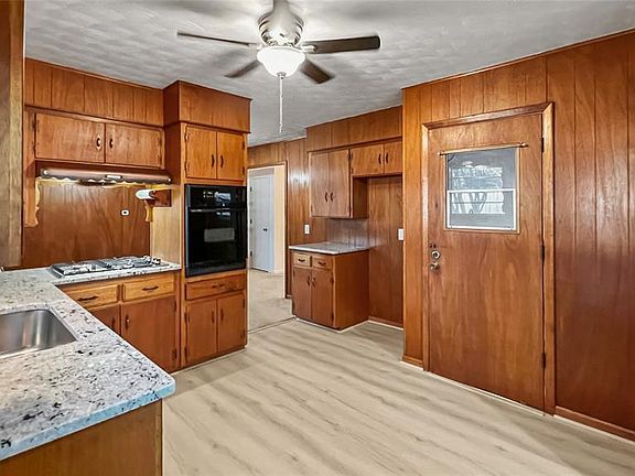 2nd image of 2711 W Morton St #2711