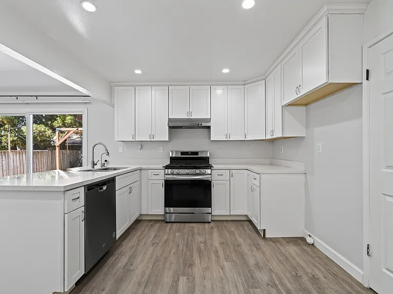 5607 Goldfield Dr — Photo 6