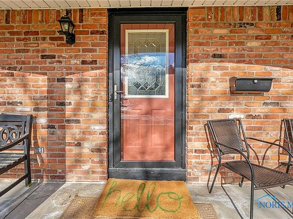 3rd image of 505 Garden Ct
