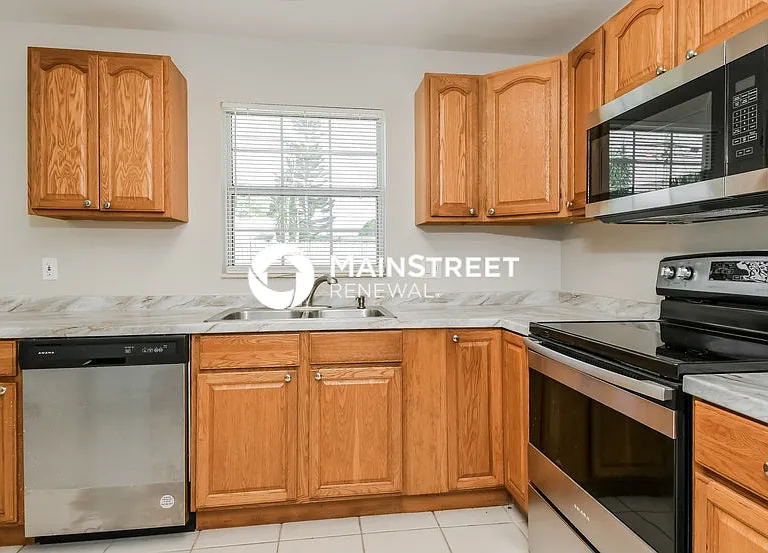 1660 Thoreau St — Photo 6