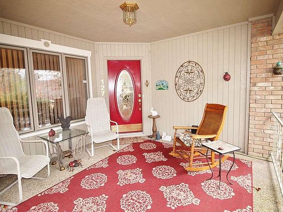 3rd image of 127 Cifuentes Way