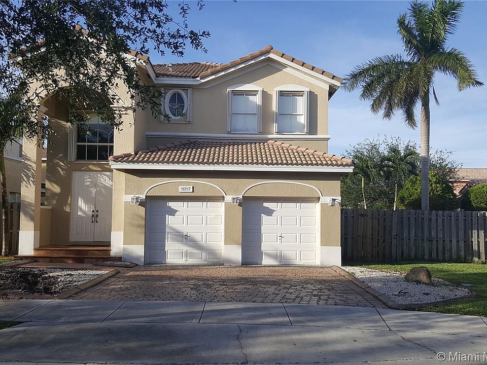 1st image of 11217 NW 47th Ln