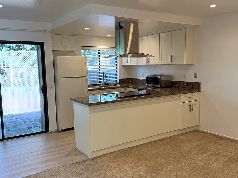 1654 San Luis Rd — Photo 5