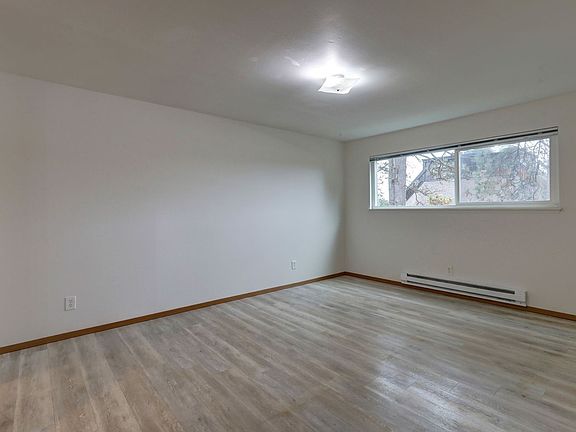 5th image of 15621 4th Ave S APT 13