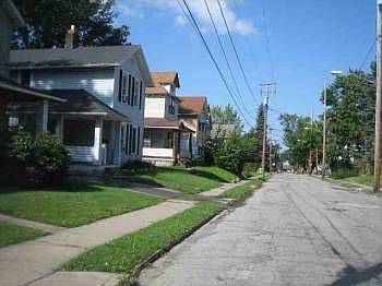 3rd image of 7422 Claasen Ave