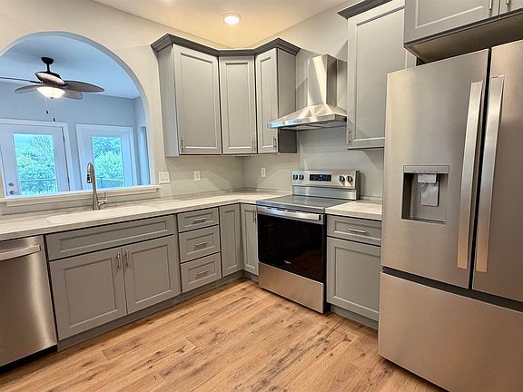 4th image of 1205 Kelvin Rd