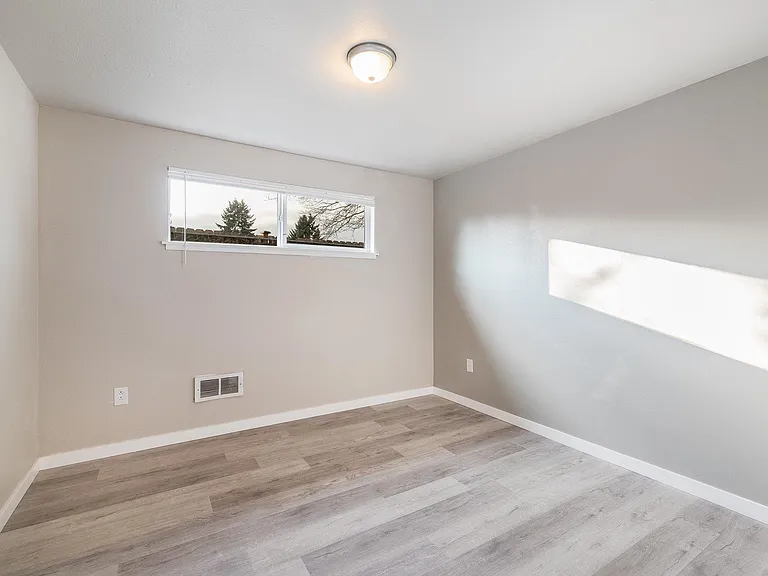 11320 Bridgeport Way SW — Photo 9