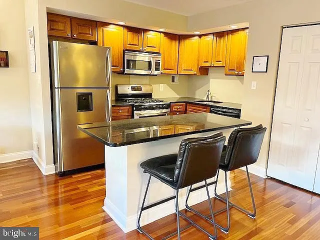 2101 Chestnut St #517 — Photo 3