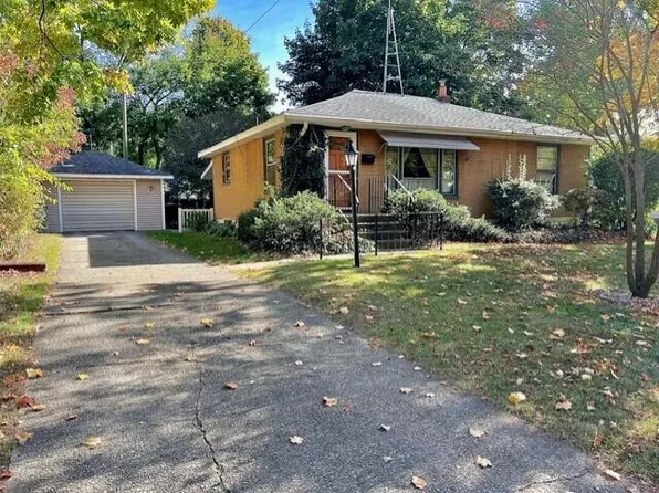 616 Helena St, Dowagiac, MI 49047