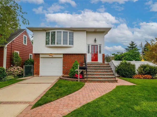 1850 Gregory Avenue, Merrick, NY 11566