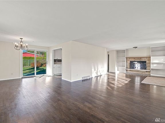 5th image of 15111 2nd Ave W