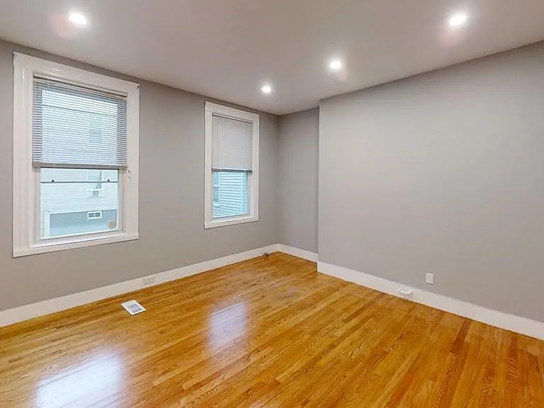 381 Cardinal Medeiros Ave #1R — Photo 3