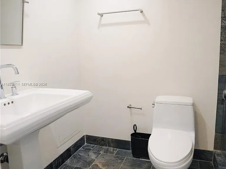 6039 Collins Ave #503 — Photo 14