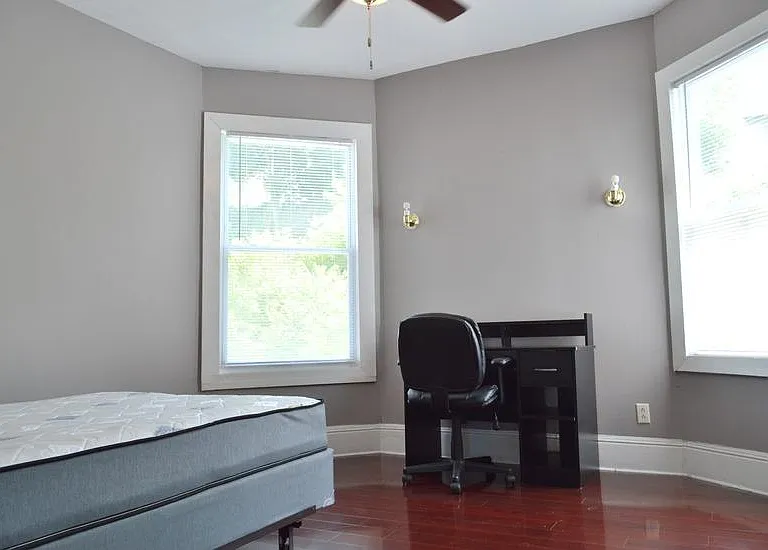 1412 E Genesee St — Photo 13