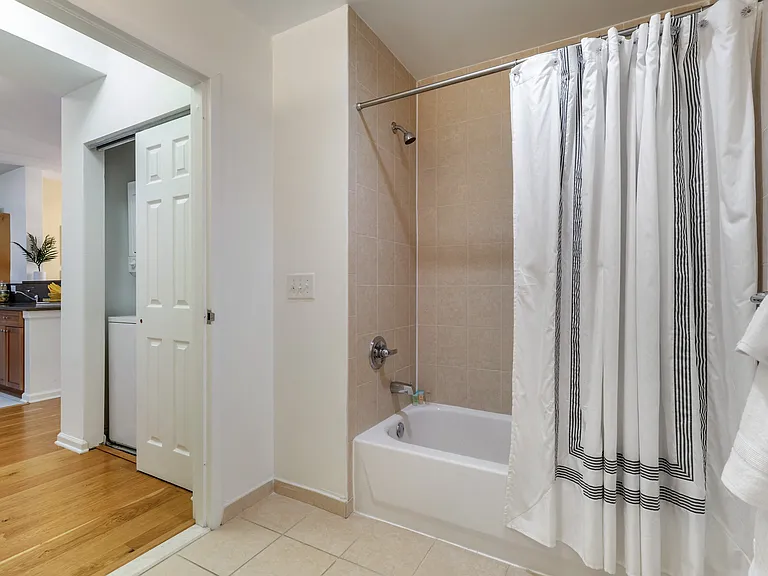 Pier Village Apartments — Photo 19