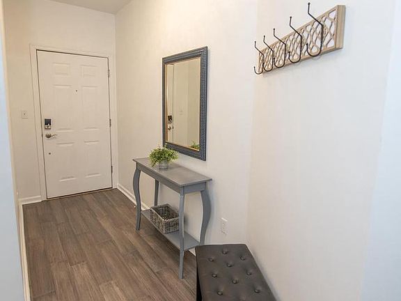 3rd image of 460 Carson Ter