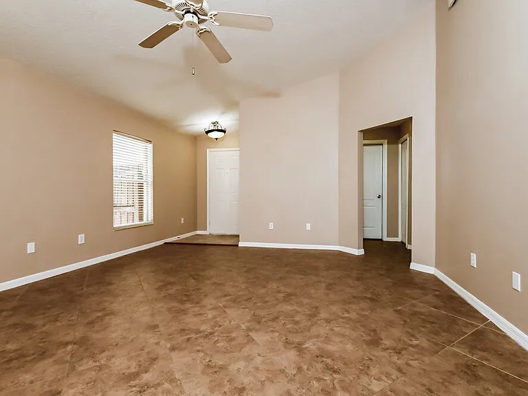 8424 Deer Chase Dr — Photo 4