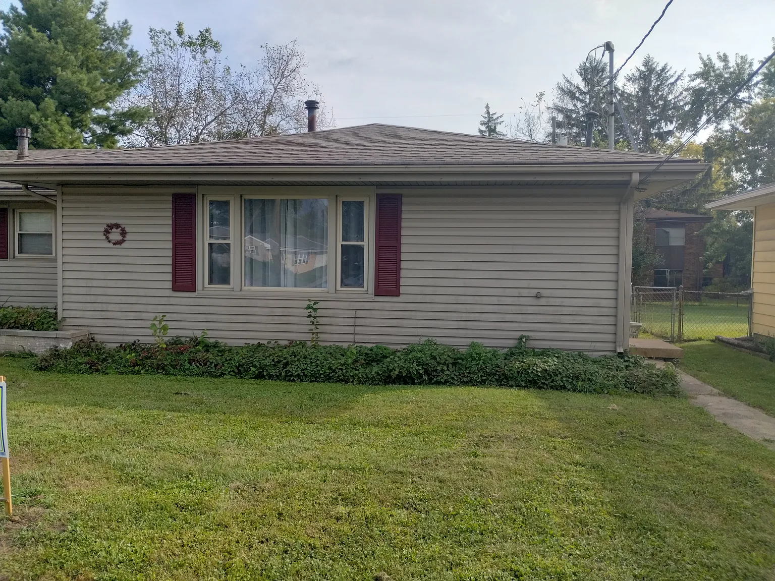 2 bed, 1000 sqft, $1,300 — Photo 2