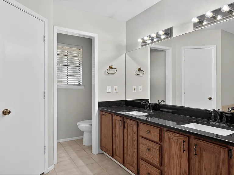 5301 Tartan Cir — Photo 17