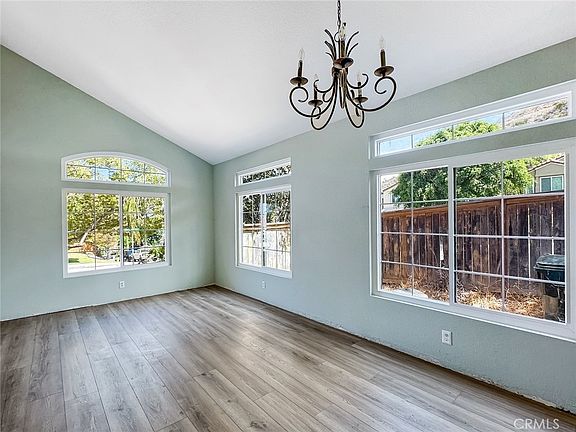 4th image of 1381 Gilmore Pl