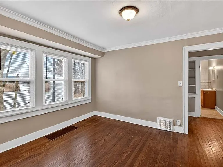 2407 E 68th Ter #B — Photo 2
