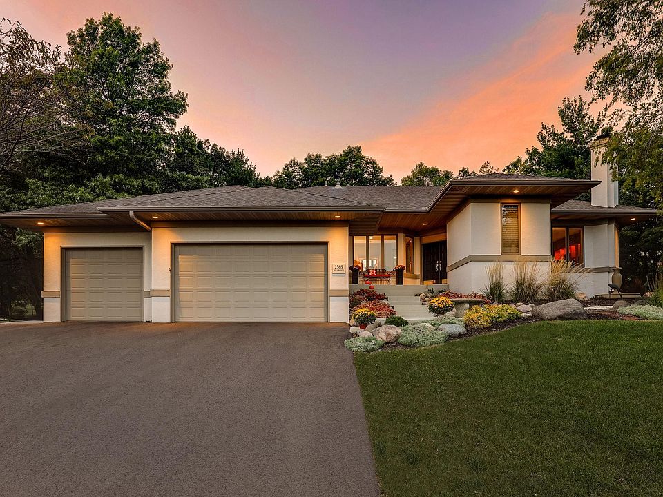 1st image of 2569 Hillwood Dr E