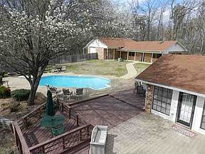 3rd image of 210 Peanut Cir