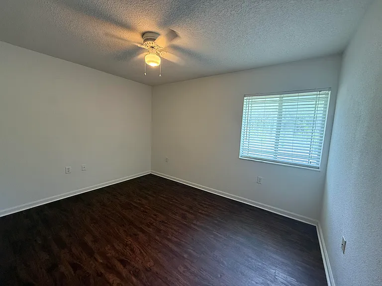 231 SW Palm Dr #107 — Photo 18