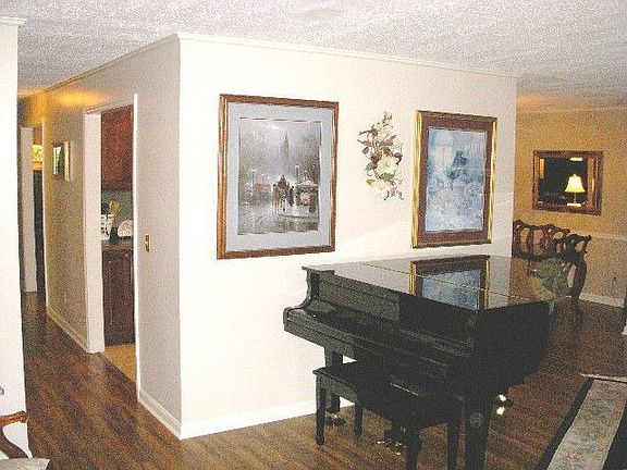 New laminate floors....