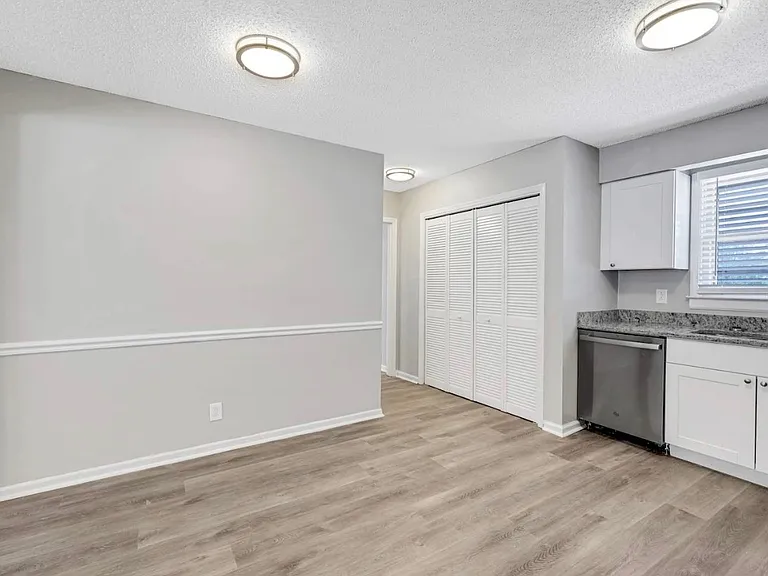 124 Lake Terrace Cir — Photo 6