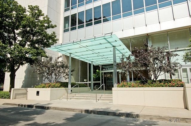 1st image of 500 W Superior St #606