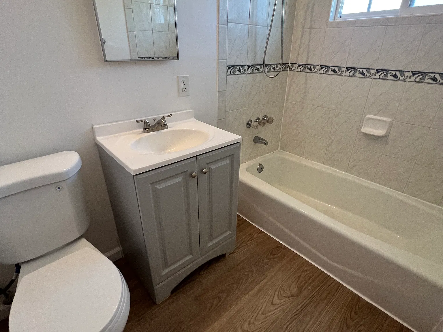 2 bed, 950 sqft, $2,500 — Photo 4