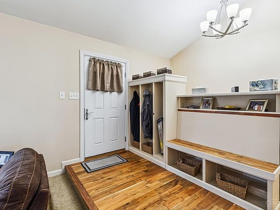 3rd image of 5154 Deeridge Ln