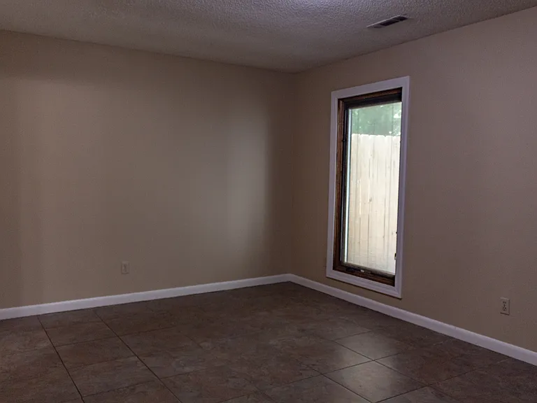 661 Walker Rd — Photo 16