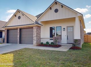 138 Lakes Edge Dr, Broussard, LA 70518