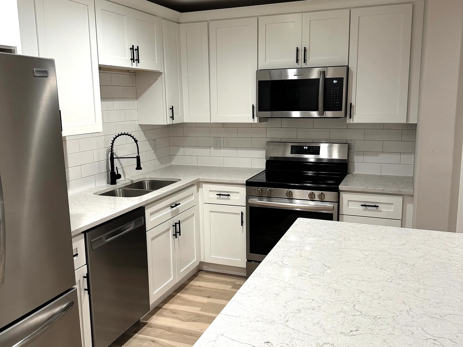 3 bed, 1900 sqft, $1,995 — Photo 2