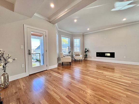 3rd image of 16 Park Rd Floor 2