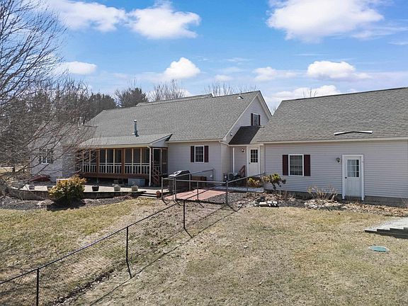 3rd image of 343 Northwest Road