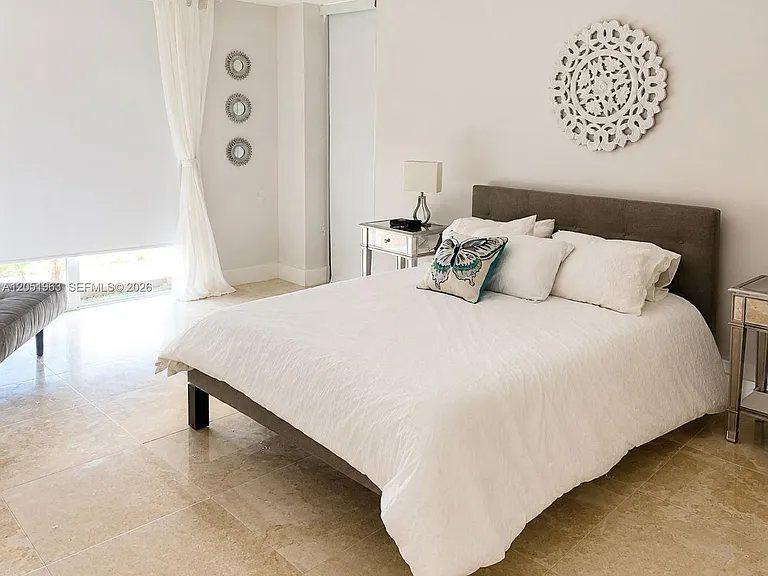 5701 Collins Ave #1415 — Photo 10