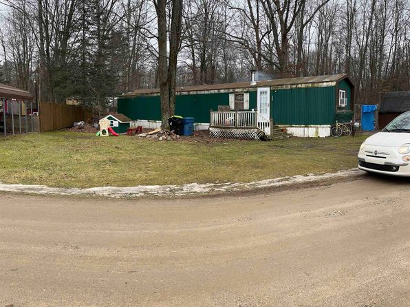 570 Big Oaks St, Gladwin, MI 48624