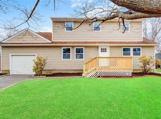 161 Mark Tree Rd, Centereach, NY 11720