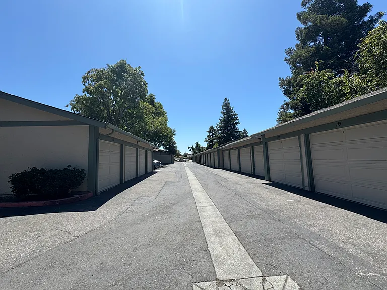 669 Balfour Dr — Photo 18
