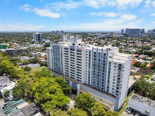 3000 Coral Way APT 1110, Miami, FL 33145