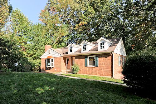 4th image of 2445 Casmar St