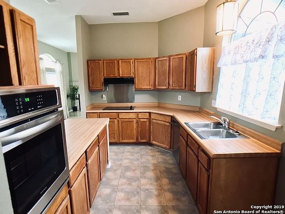 3rd image of 4218 Sunrise Creek Dr