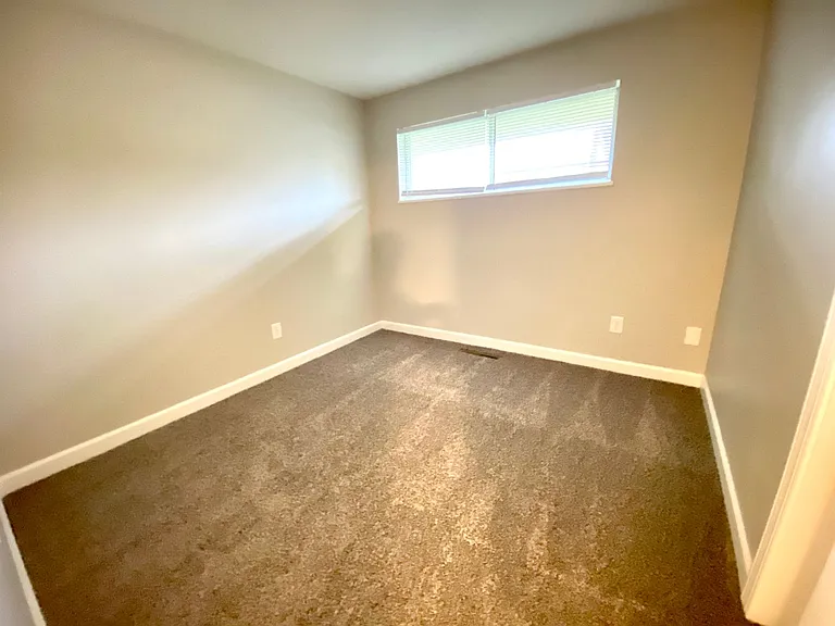 4421 Grayson St — Photo 13