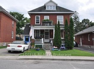 7 Montgomery Pl #2, Smiths Falls, ON K7A 1S6