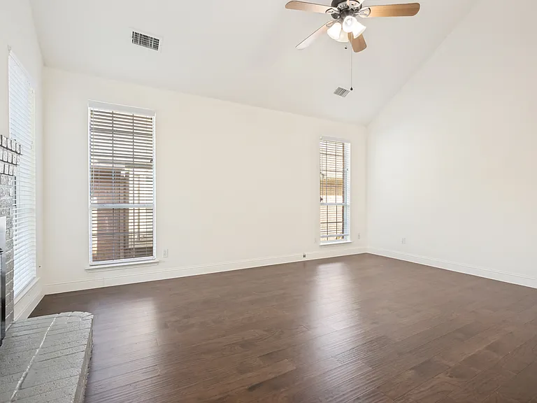 2505 Lakeshore Dr — Photo 10